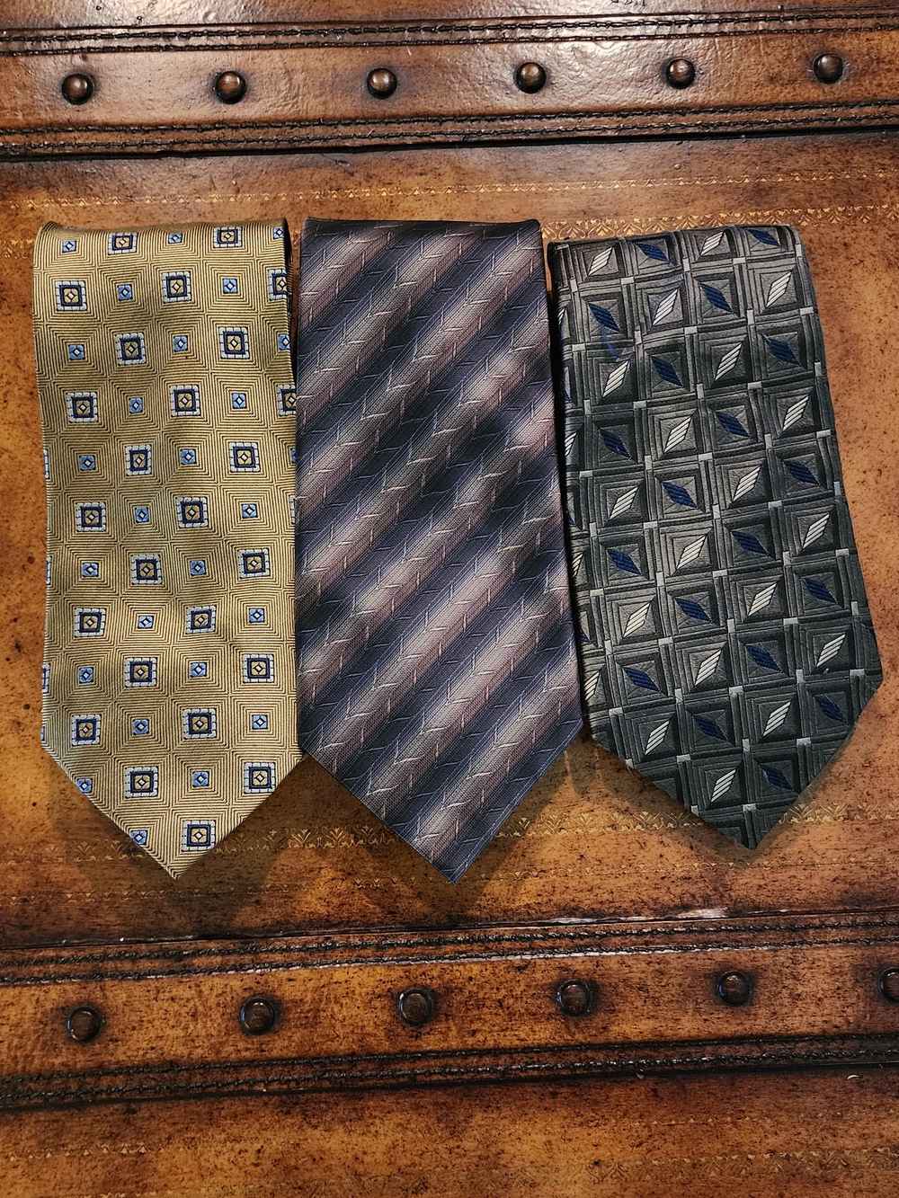 3pc Men’s 100% Silk Tie Lot Jos A Bank Joseph & Feiss Van Heusen Geometric